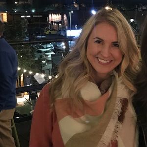 Meet your Posher, Abbey